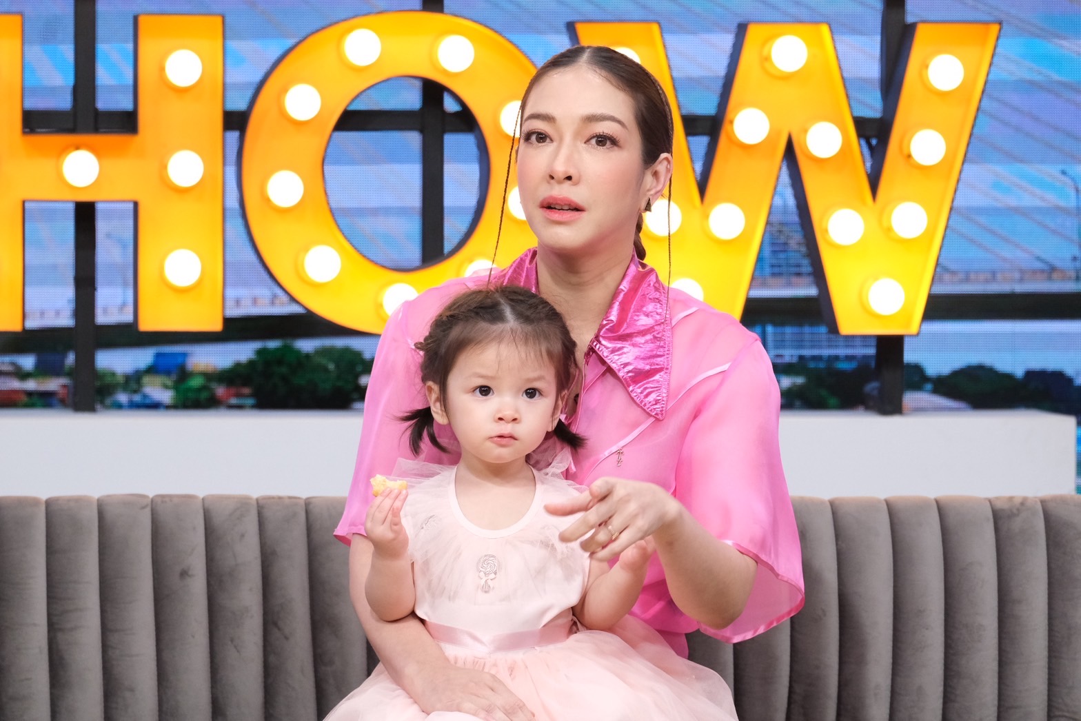   แป้ง อรจิรา