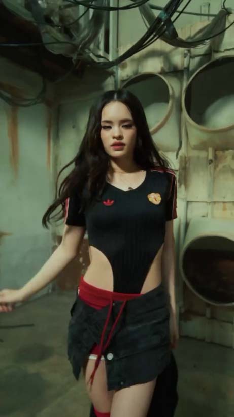 แอลลี่ อชิรญา โปรโมตผลงานใหม่ เอาใจสาวกปีศาจแดง แมนยู