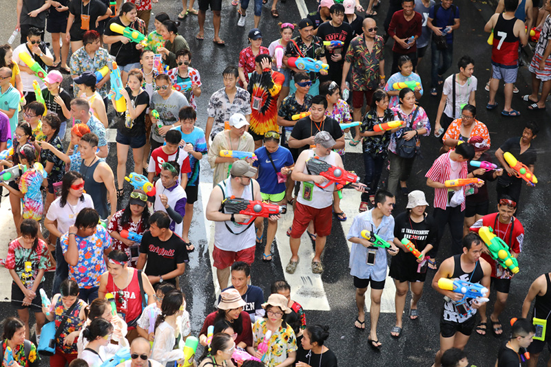 วันไหลสงกรานต์ จังหวัดชลบุรี