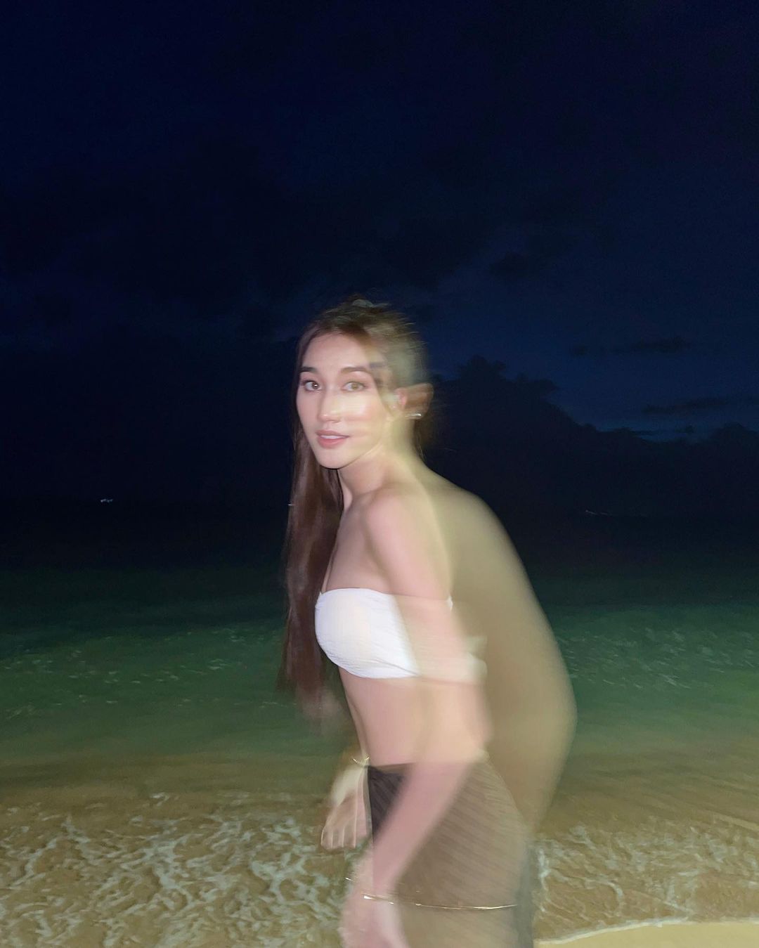 เบส รักษ์วนีย์