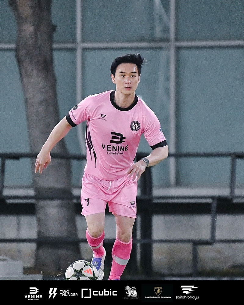  น็อต วิศรุต เปิดภาพเซตใหม่ในลุคนักฟุตบอล 