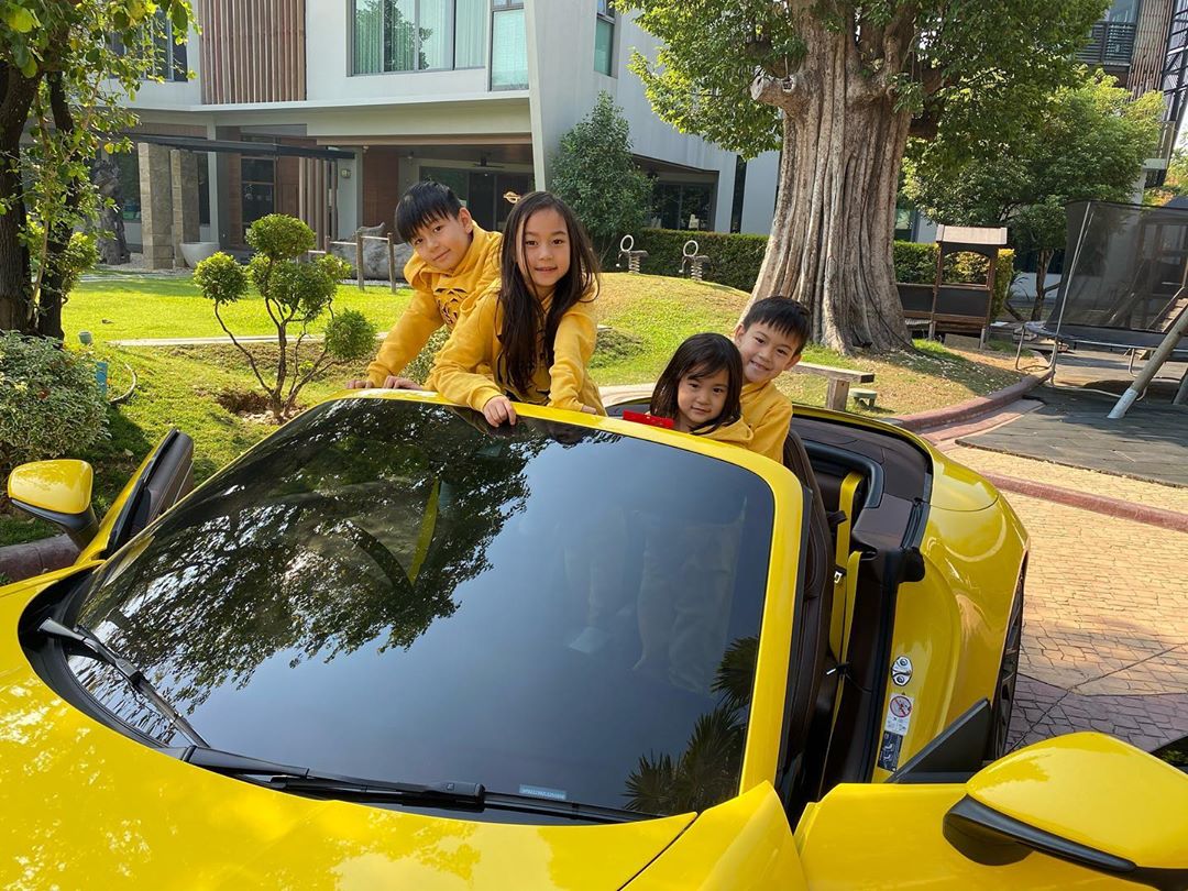 พลอย ชิดจันทร์ ครอบครัว