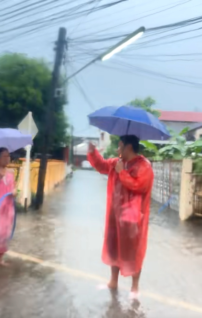 ฝนตกน้ำท่วม