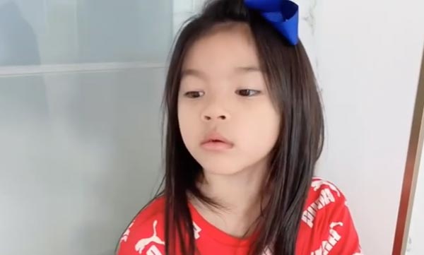 น้องมะลิ พาขวัญ