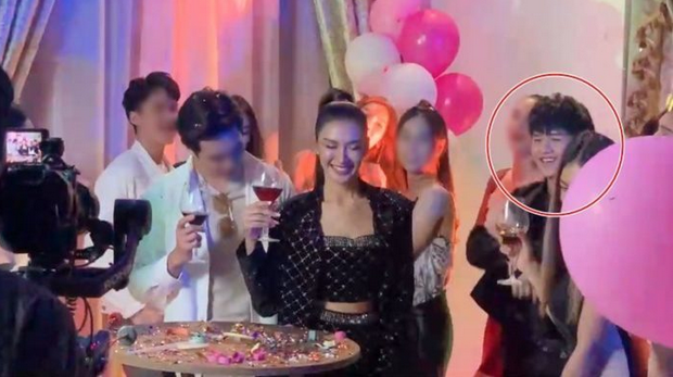 เปา กิ่งกาญจน์ ส่องสว่าง 