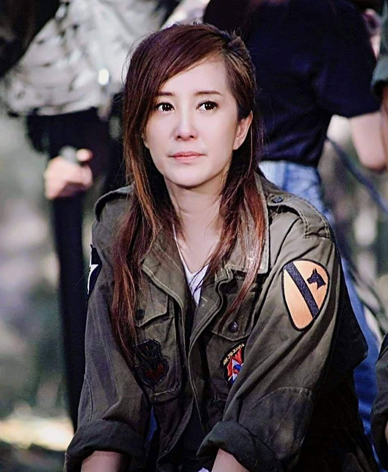 ต่าย สายธาร 