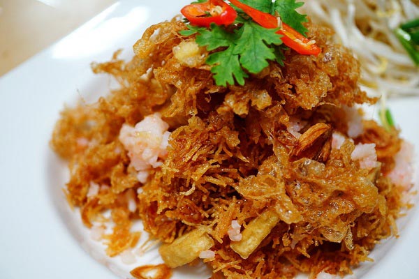 หมี่กรอบ