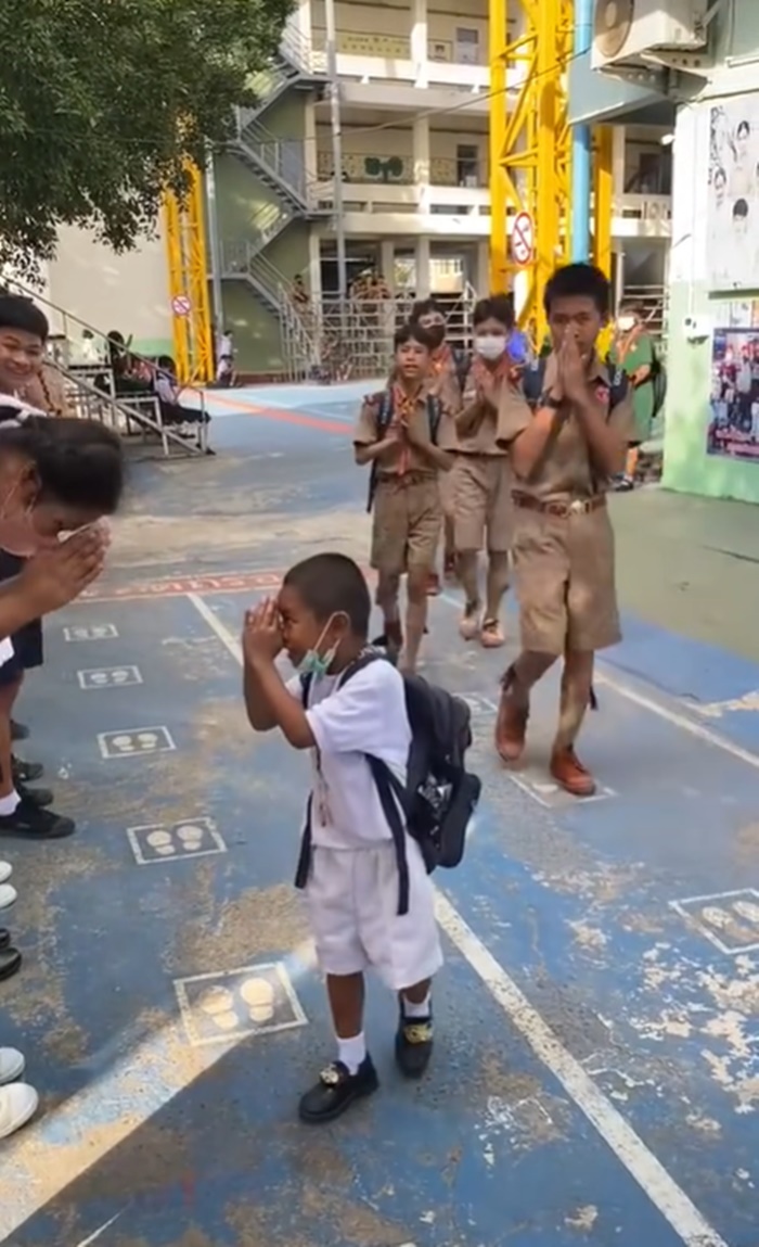 ไหว้รุ่นพี่