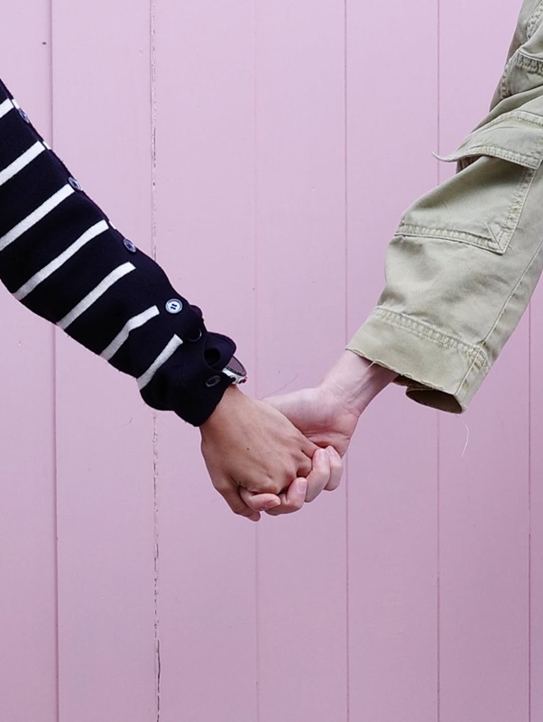 เชียร์ ฑิฆัมพร ควง หมิว รังสินี แจกโมเมนต์มุ้งมิ้ง ๆ ที่อังกฤษ  