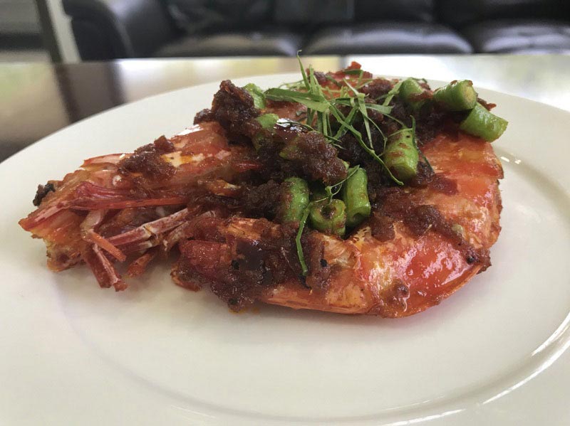 กุ้งผัดพริกแกง