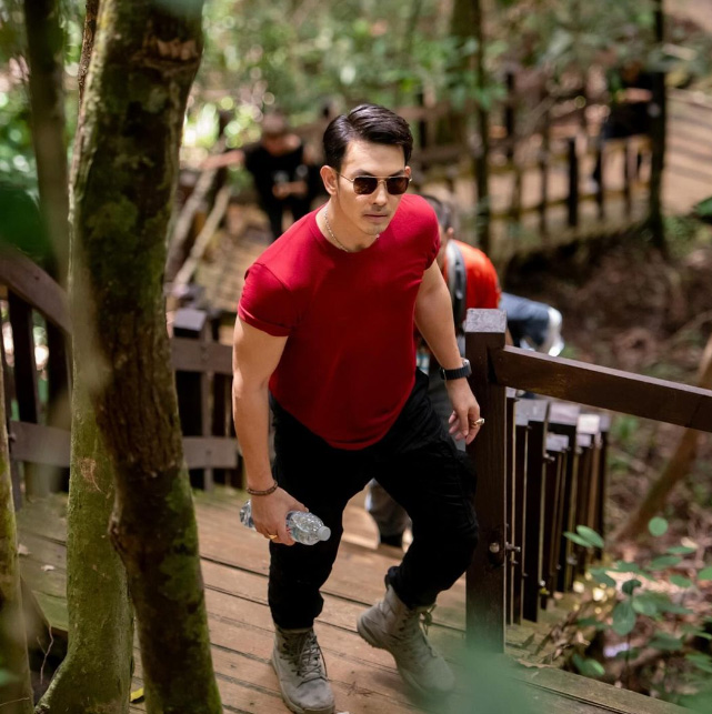 อั้ม อธิชาติ กับเคล็ดลับออกกำลังกายให้หุ่นแน่น ฟิตเสมอในวัย 43 ปี