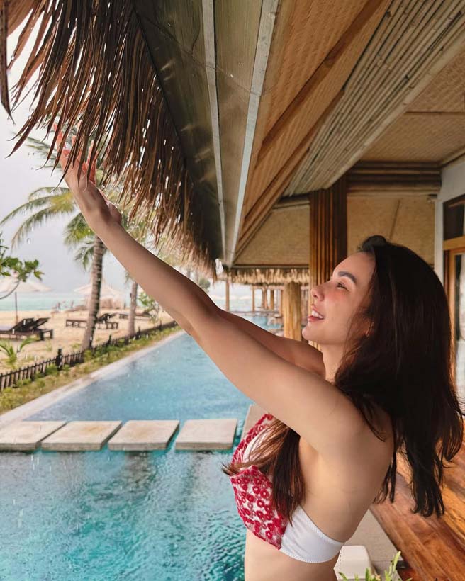 โบว์ เบญจวรรณ สาดอึ๋ม ! นุ่งทูพีซเล่นน้ำในที่พัก อื้อหือ เกาะหลีเป๊ะฮอตฉ่า