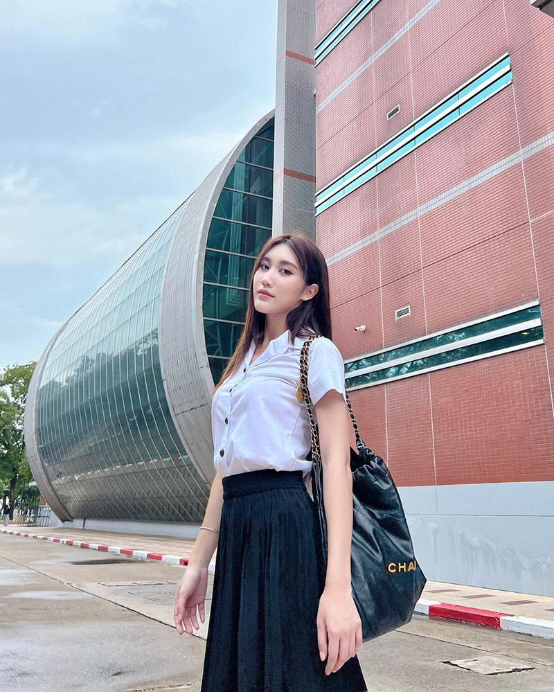 เบสท์ รักษ์วนีย์ 