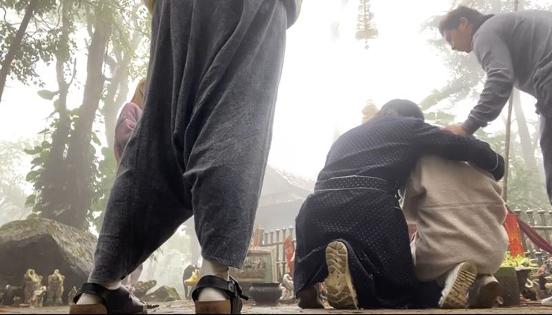 นิว นภัสสร สักการะสถูป