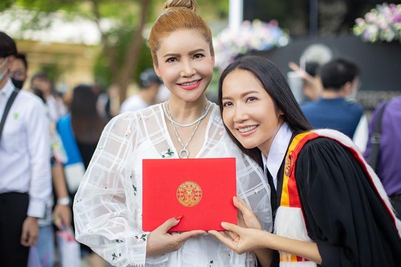 เอ๊ะ อิศริยา