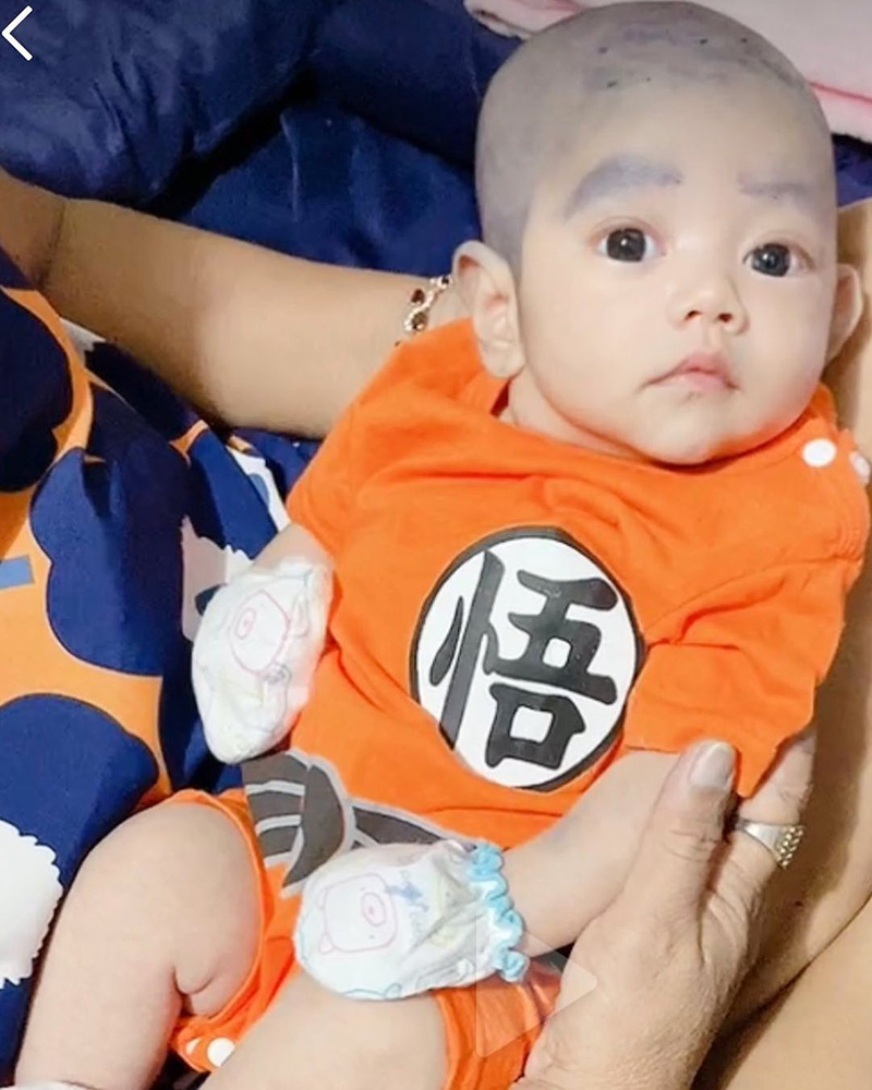 เอ็มมี่ อมลวรรณ