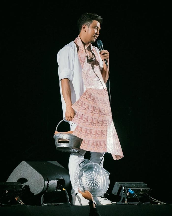 หนุ่ม กะลา