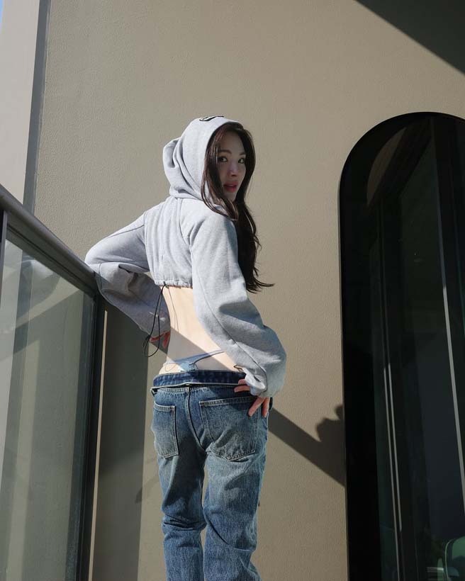 ปันปัน สุทัตตา โชว์แฟชั่นเขย่าโซเชียล กับเสื้อฮู้ดสุดหวิว