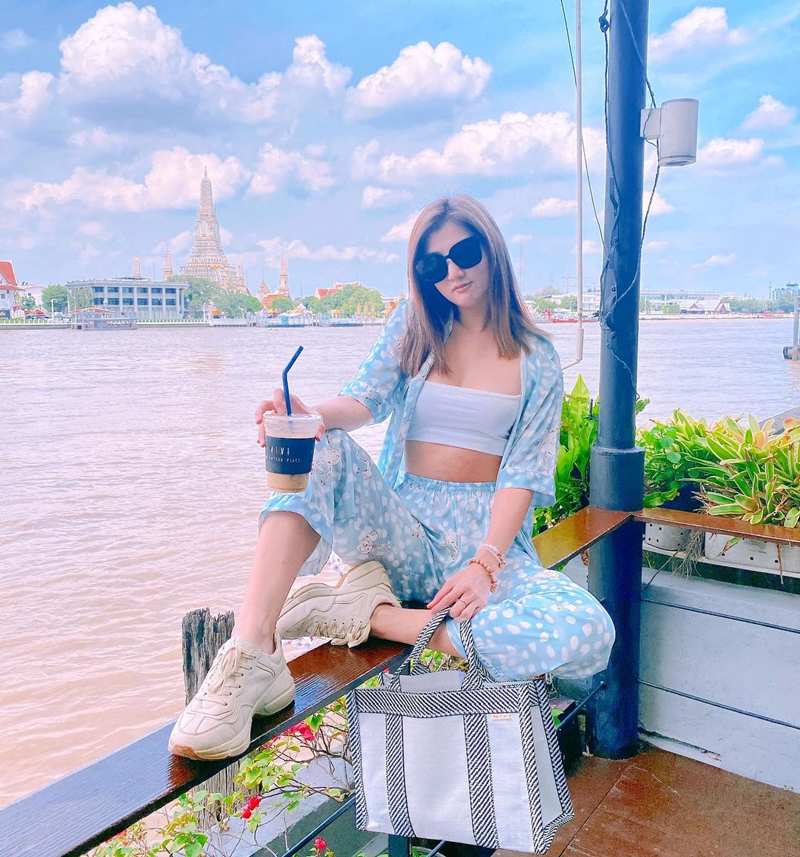 เธอ รวรีย์