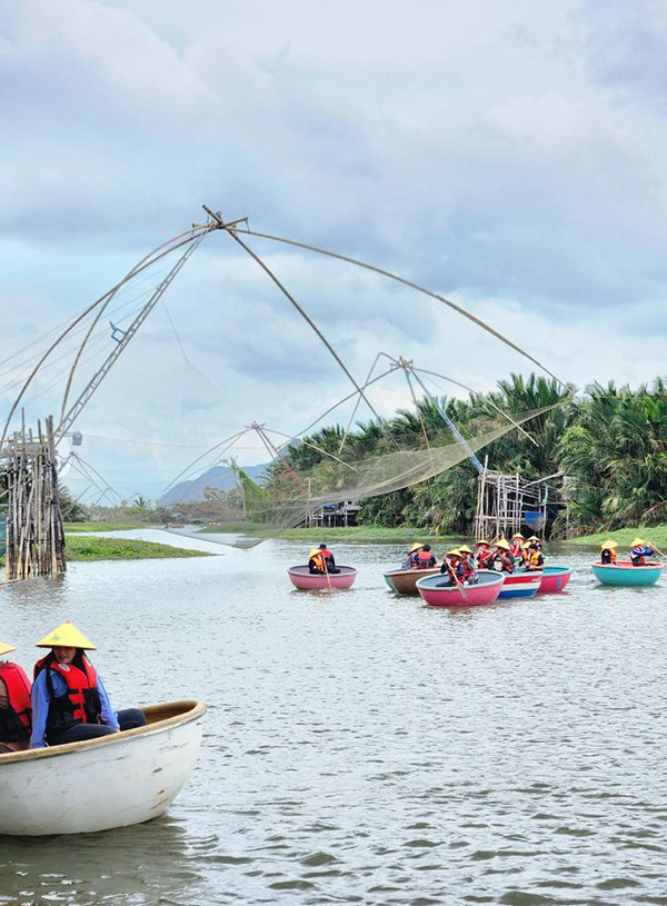 พายเรือกระด้งชมยอยักษ์ คลองท่าสำเภาพัทลุง