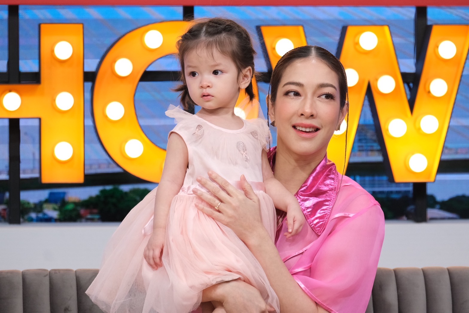   แป้ง อรจิรา