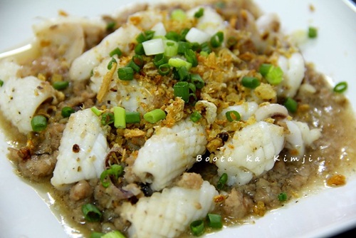 ปลาหมึกผสมหมูทอดกระเทียมพริกไทย