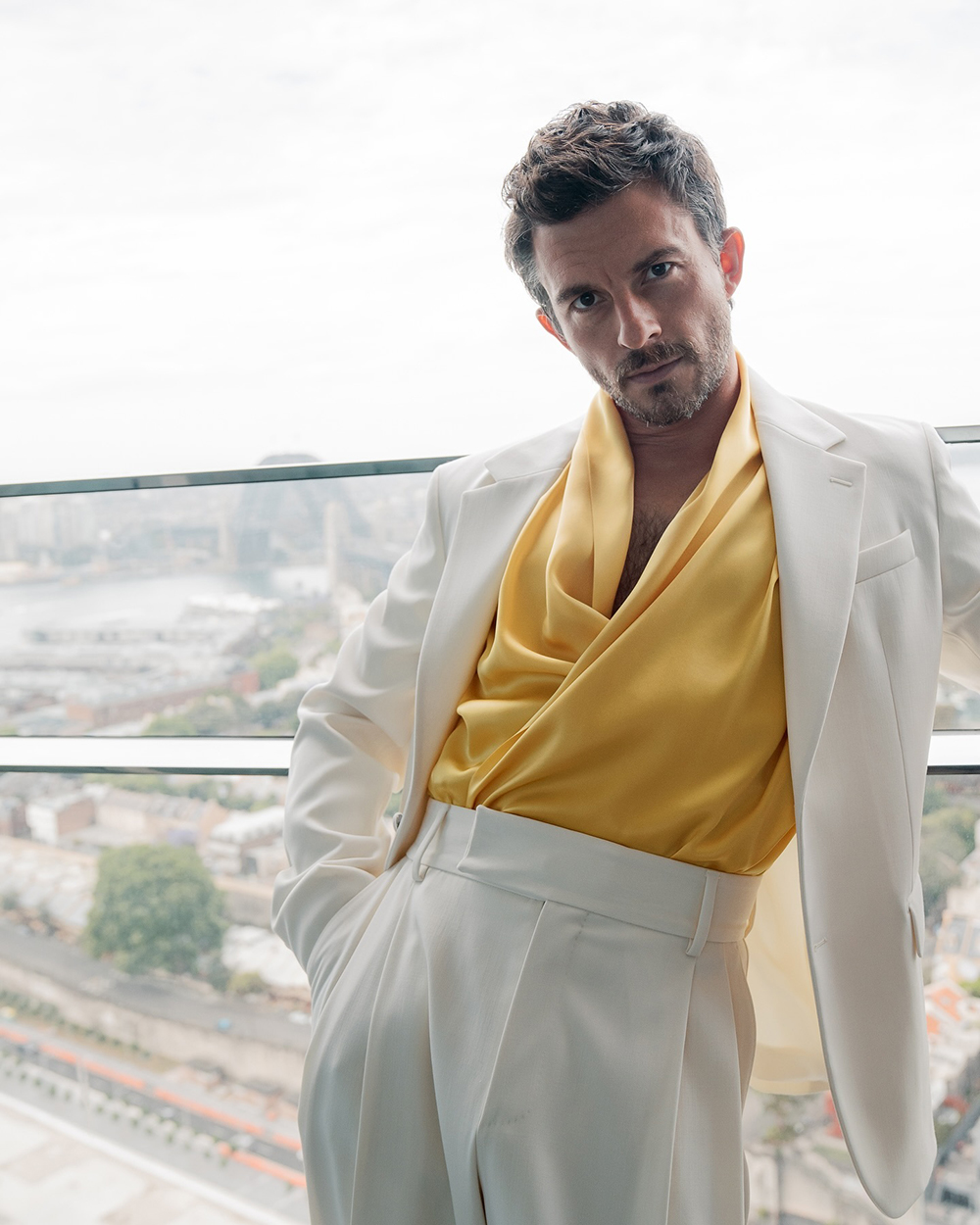 โจนาธาน เบลีย์ คว้าตำแหน่งหนุ่มเซ็กซี่ที่สุดแห่งปี 2025