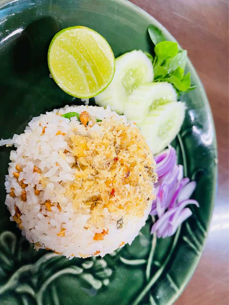 ร้านข้าวผัดปลาสลิด