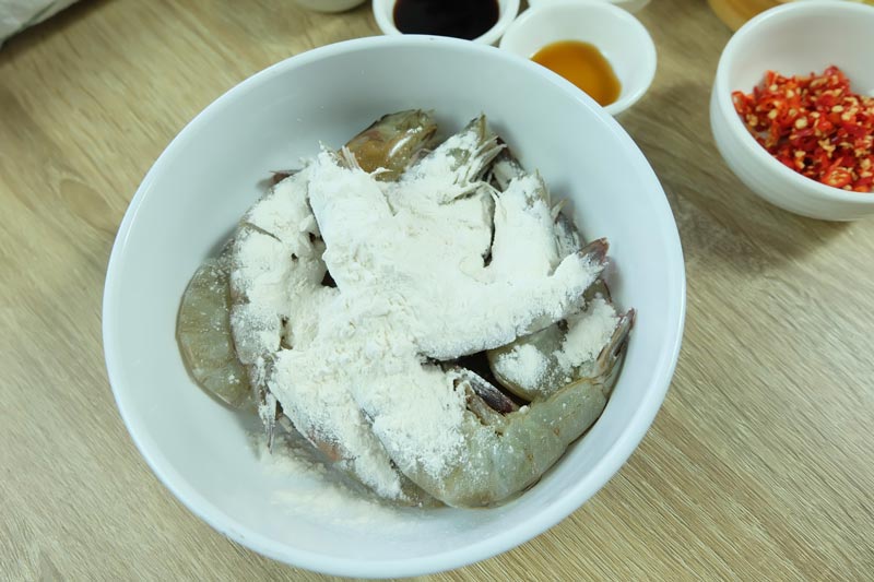 กุ้งคั่วพริกเกลือ