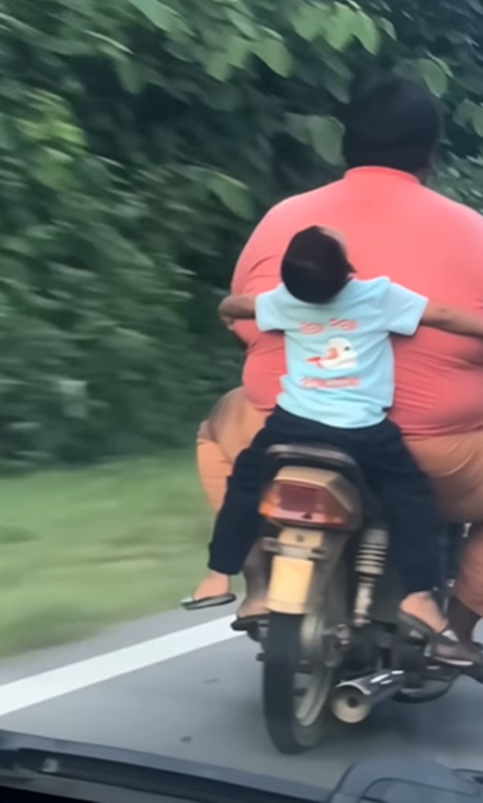 เกาะหลัง