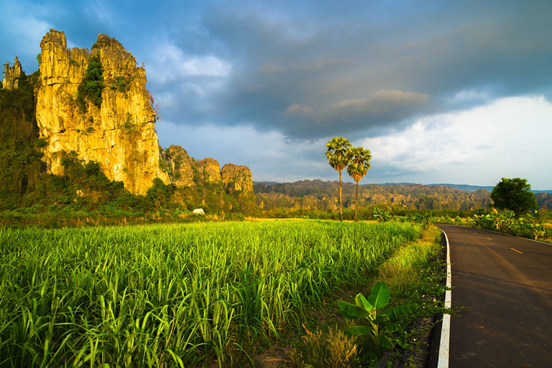 ถนนบ้านมุง เนินมะปราง จังหวัดพิษณุโลก