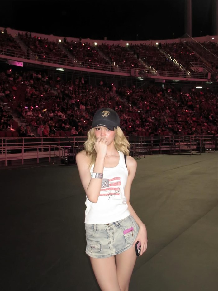  น้องลียา กับลุคไปดูคอนเสิร์ต BLACKPINK สวยเกินห้ามใจ