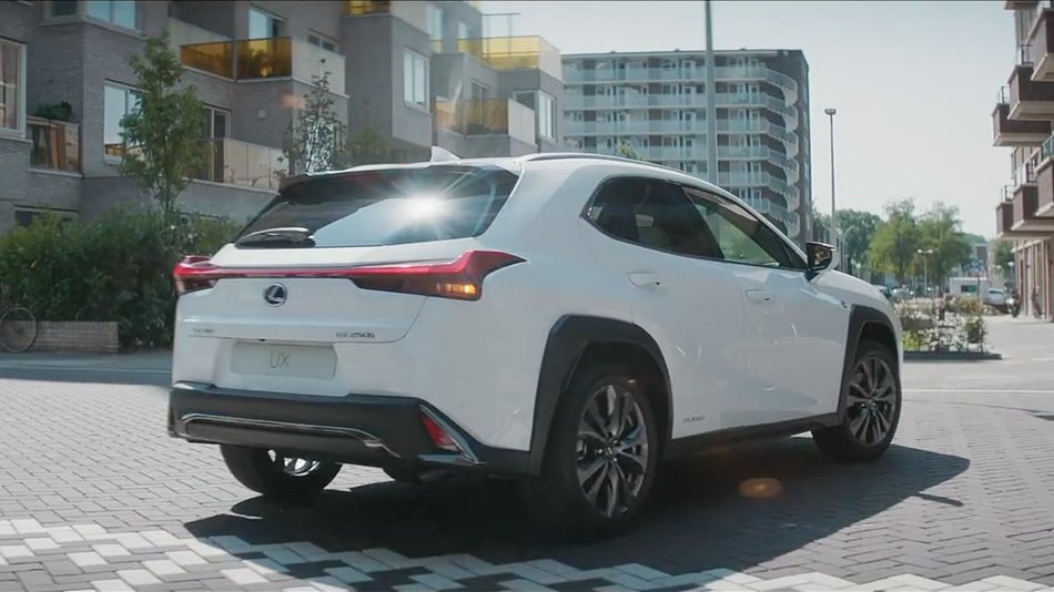Lexus UX 2022