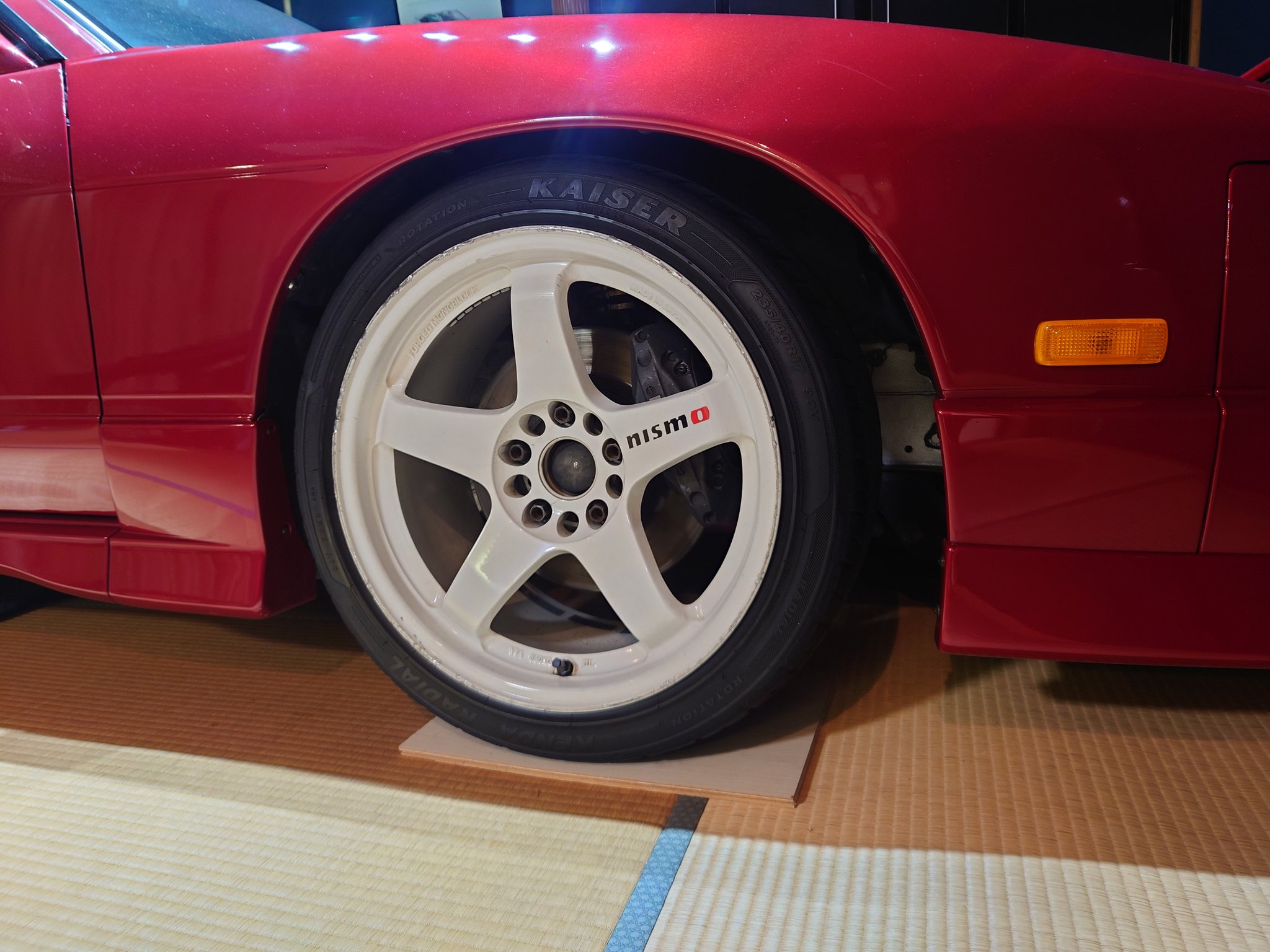 จอดรถในบ้าน