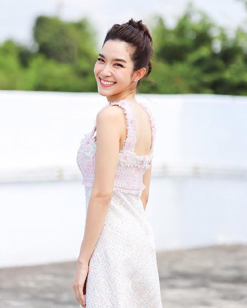 โม มนชนก