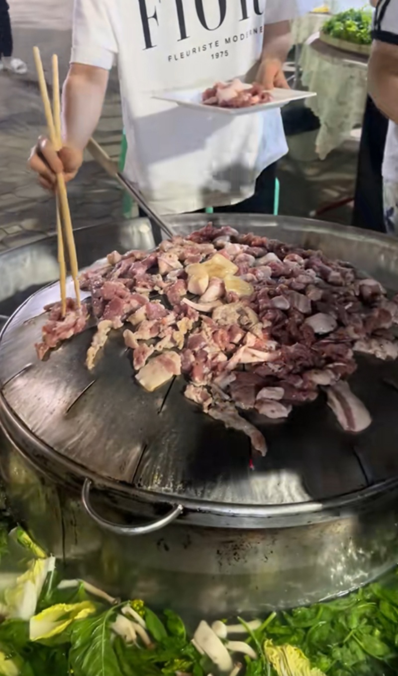 กินหมูกระทะ