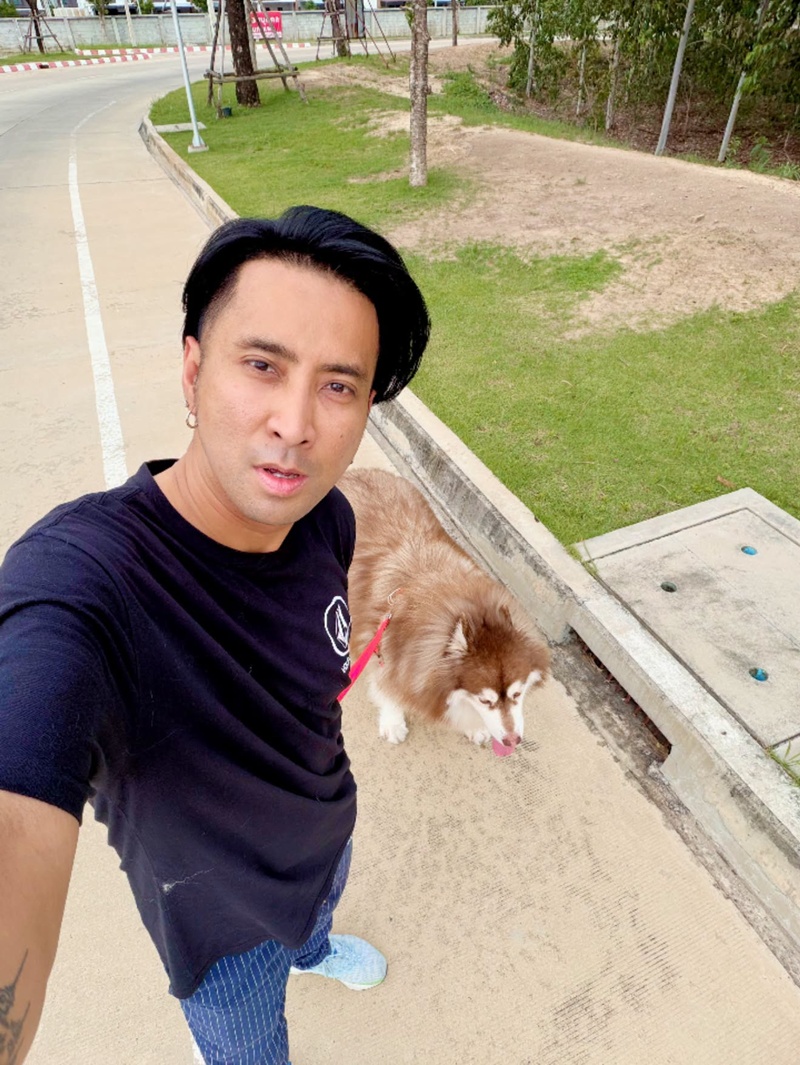 บอล เชิญยิ้ม
