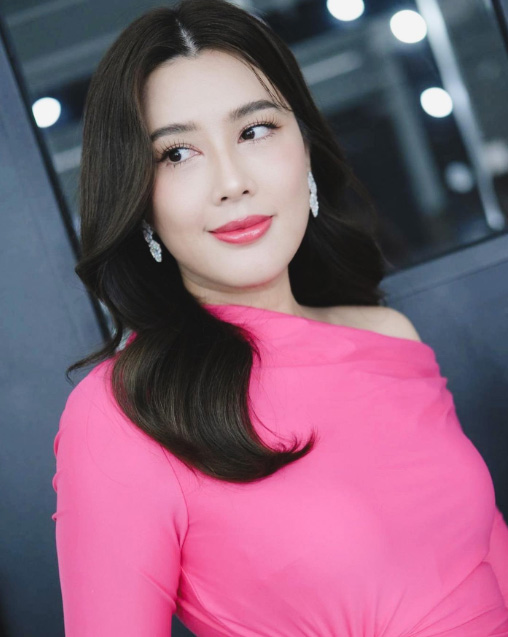 บี มาติกา ประวัติ