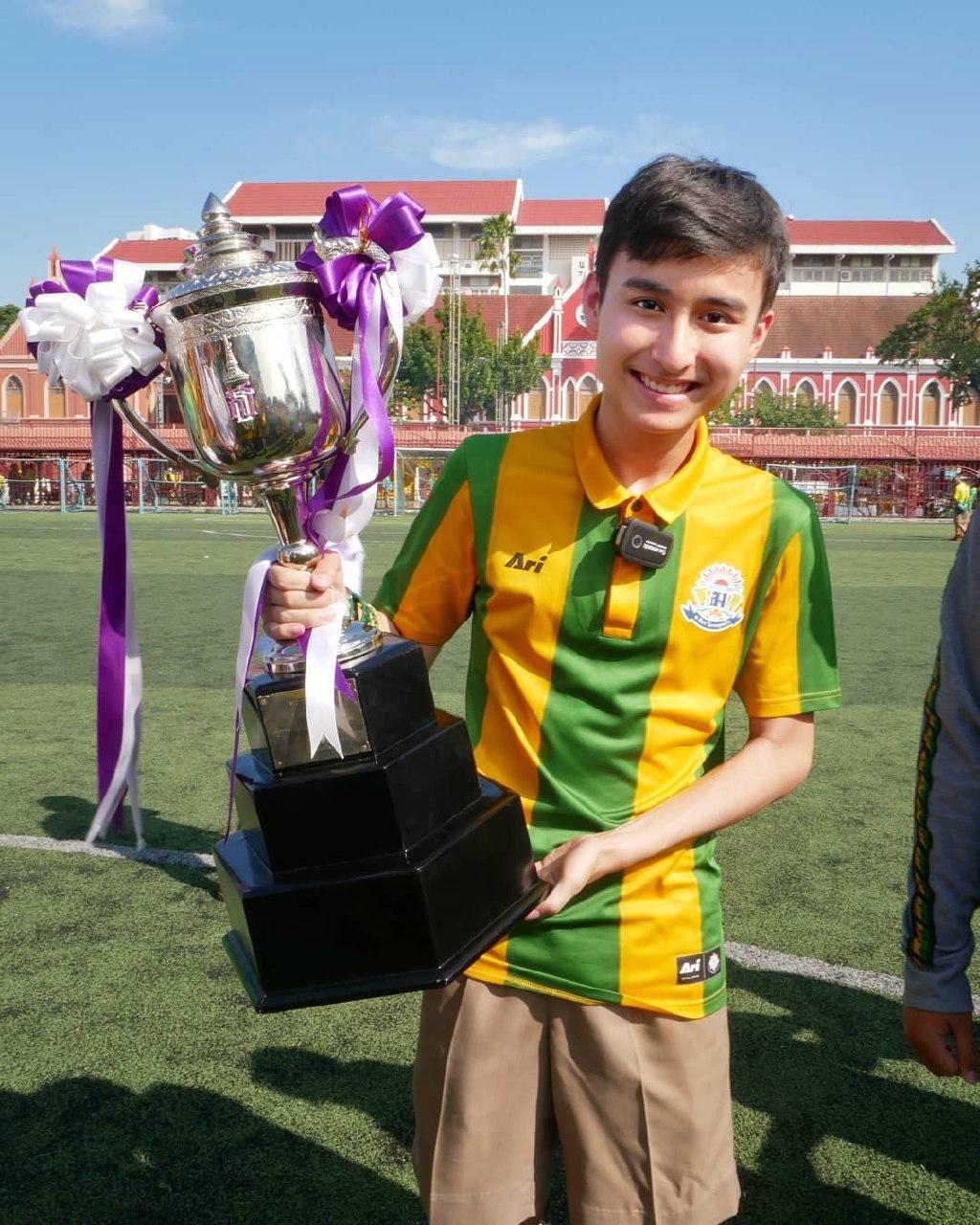 จีโน่ ชญานิน