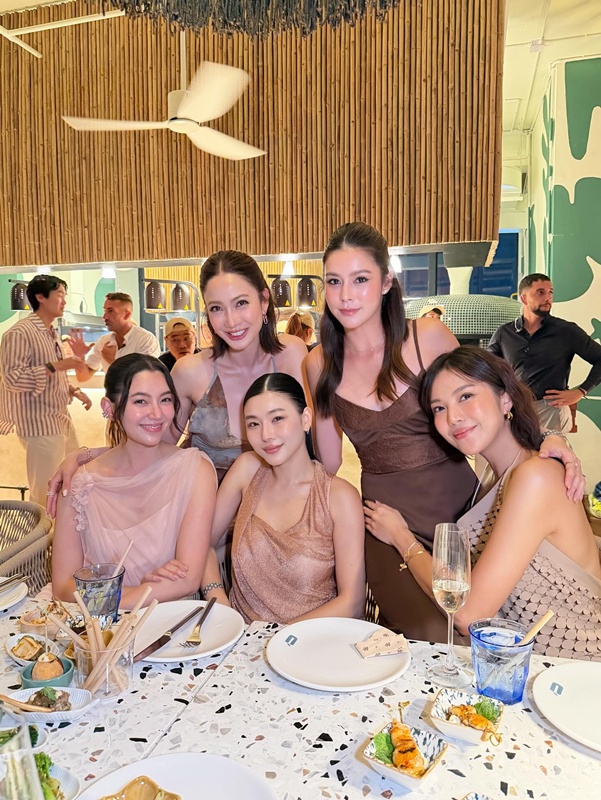 เพื่อนดาราร่วมยินดี แต้ว ณฐพร เปิดบาร์พัทยา