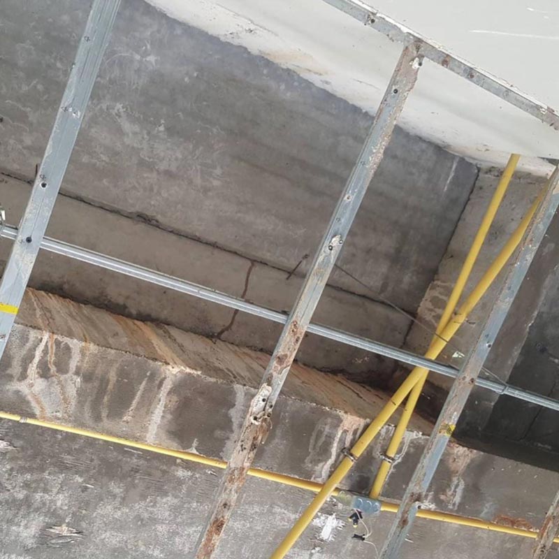 พลอย ชิดจันทร์