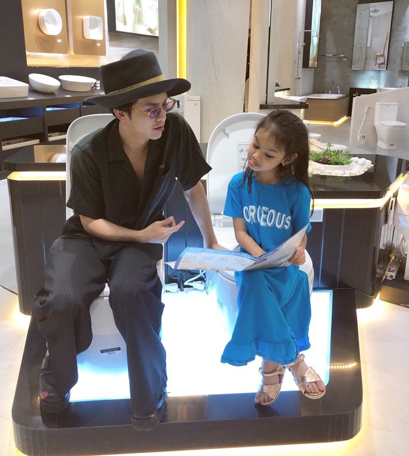 แอมมี่ The Bottom Blues