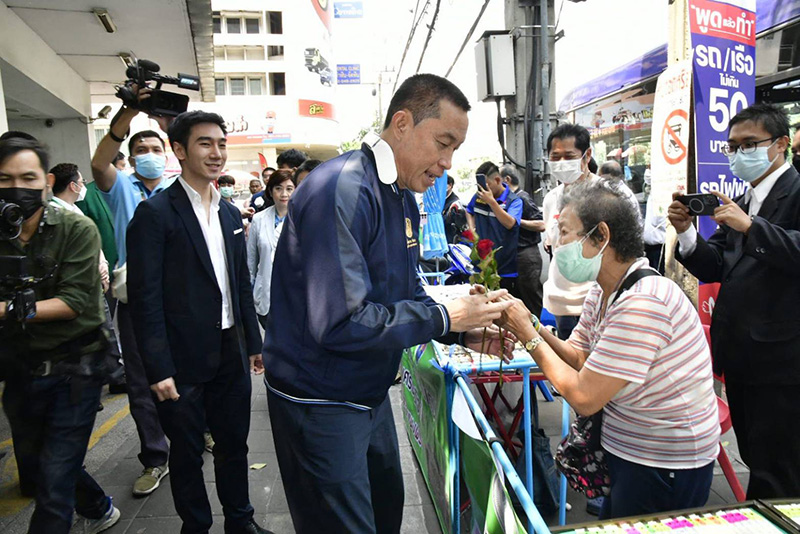 ประวัติศักดิ์สยาม ชิดชอบ