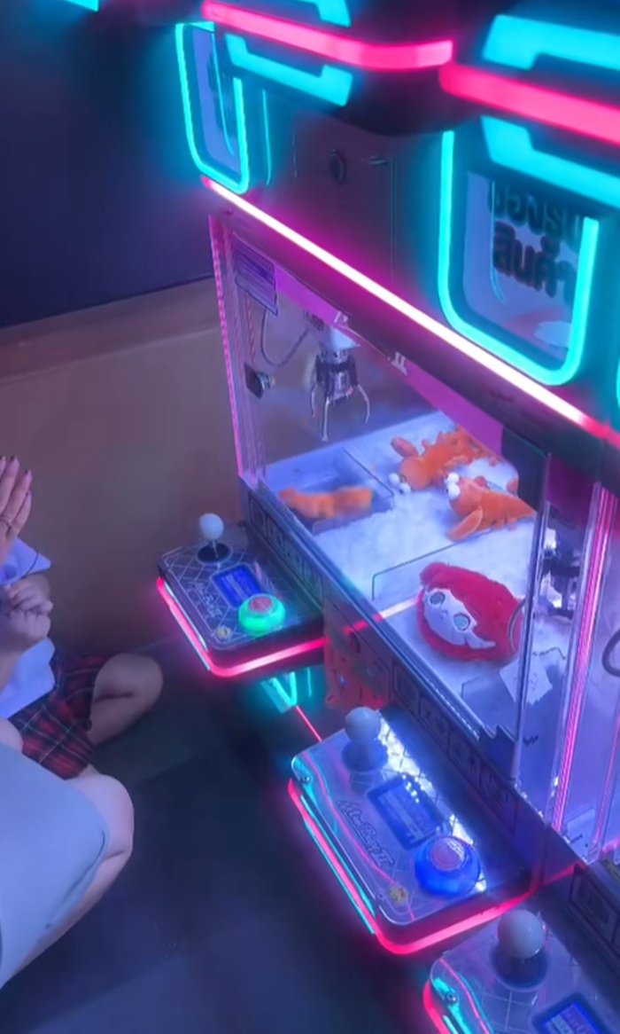 ตู้คีบตุ๊กตา