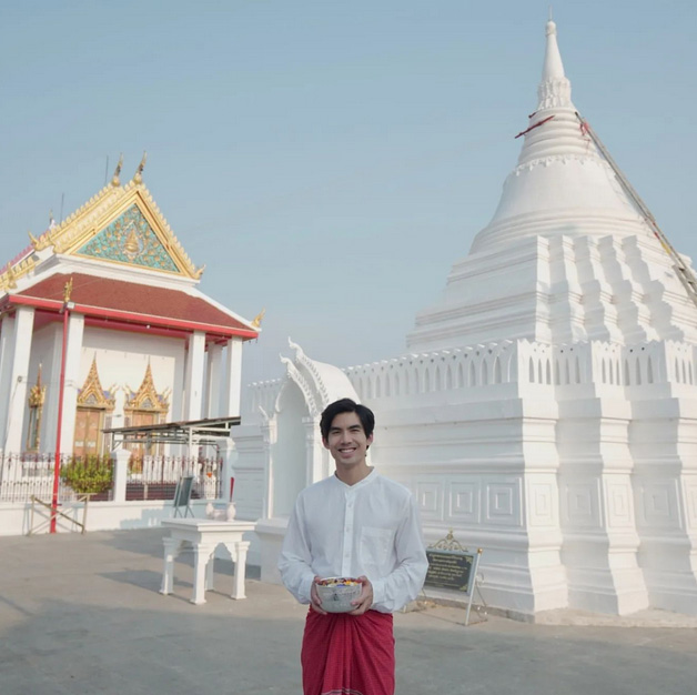 แต่งตัวไปวัด