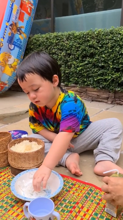 ชมพู่ อารยา