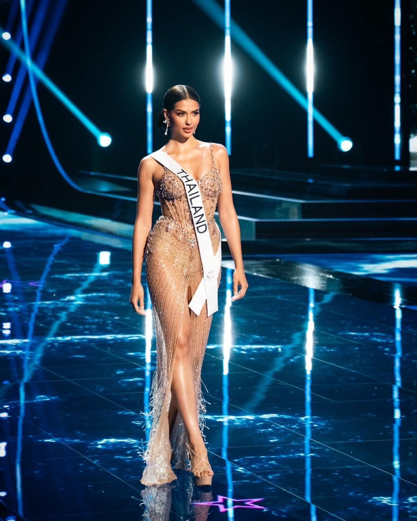 แอนโทเนีย โพซิ้ว