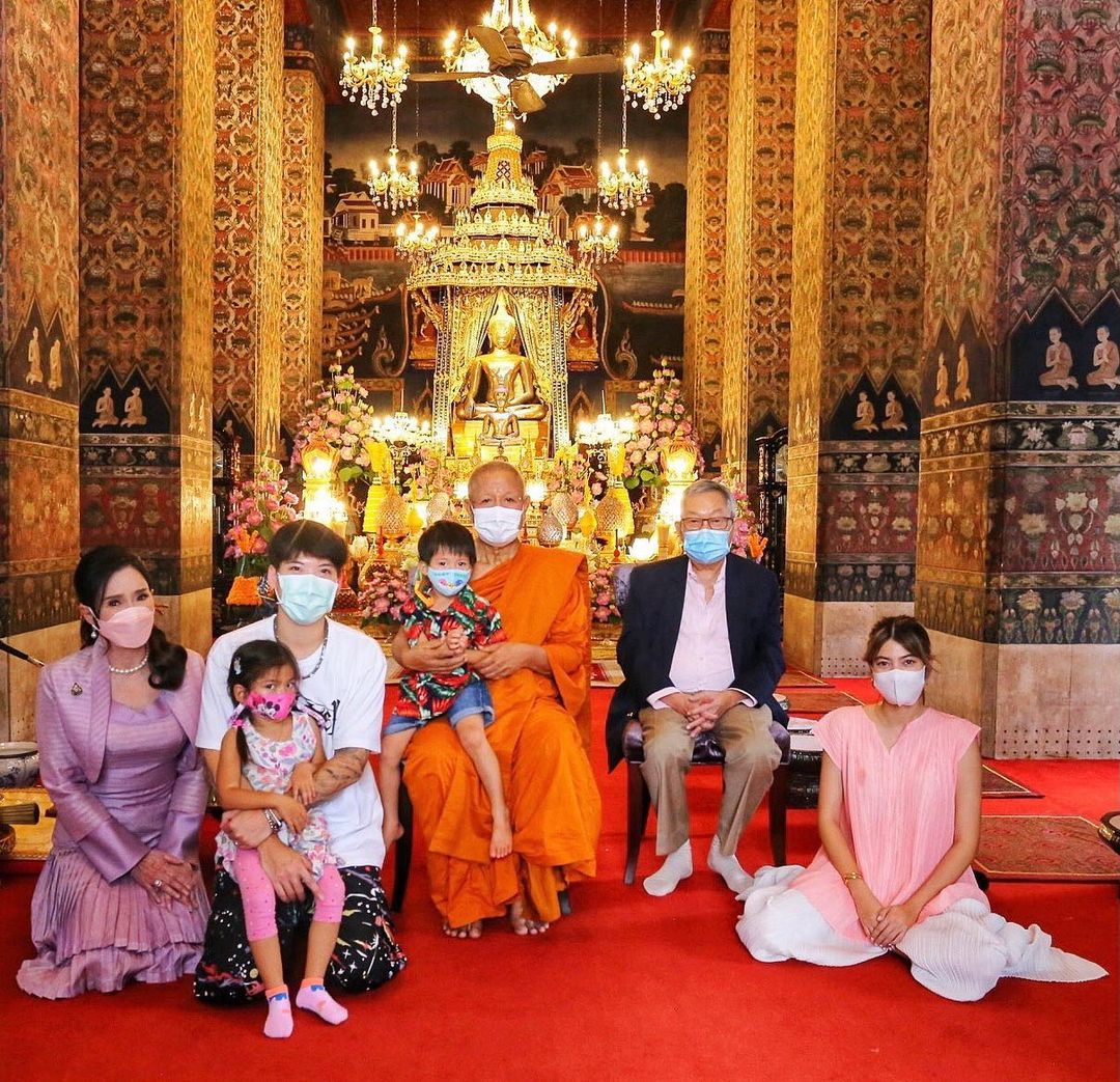 อาภัสรา หงสกุล 