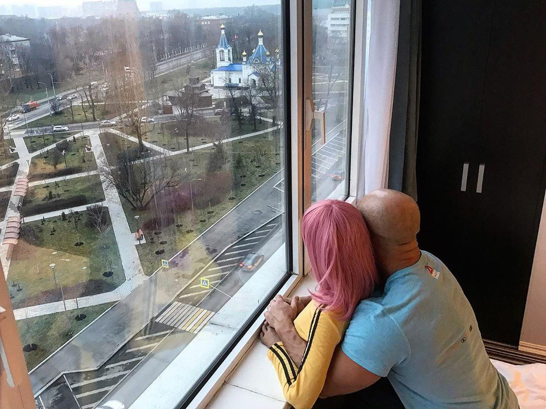 ใช้ชีวิตคู่กับตุ๊กตายาง