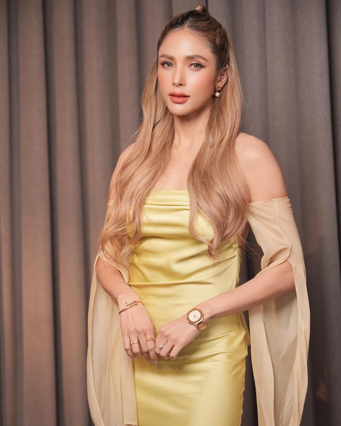 อุ้ม ลักขณา